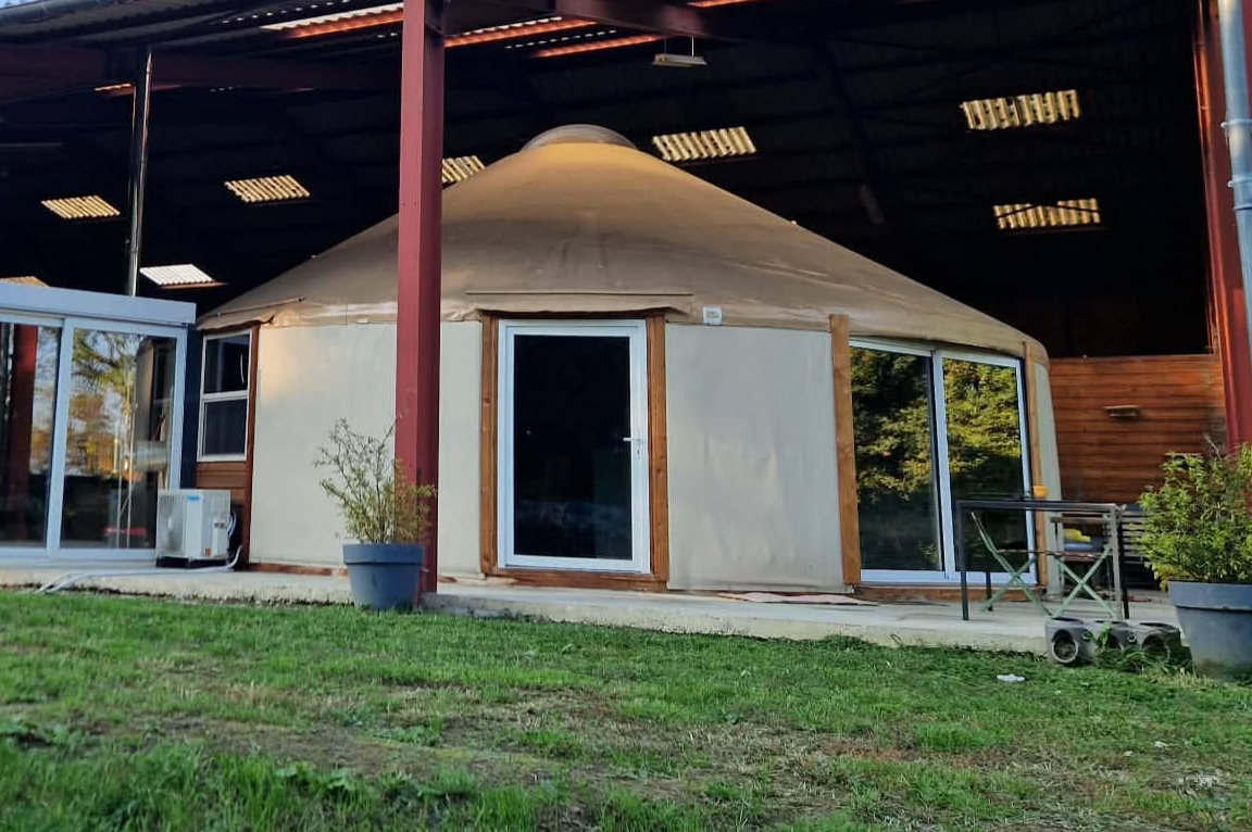 Yourte Connect - yourte contemporaine